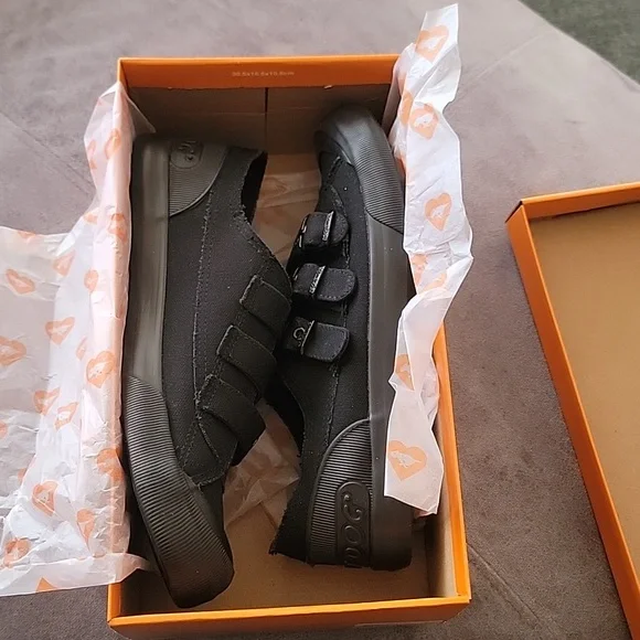 Rocket Dog Tennis Shoes - Picture 7 of 8